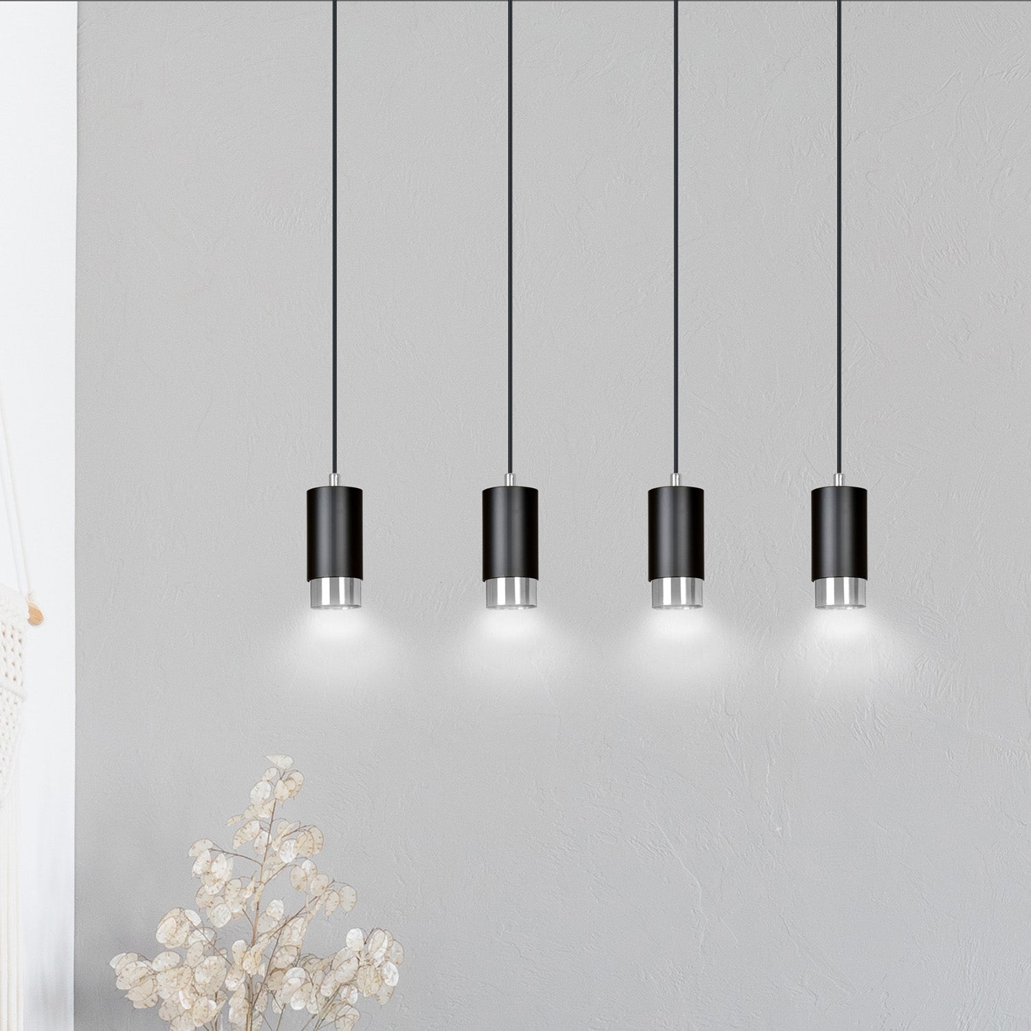 Lampadario 4 Luci Ivar Con Cilindri In Acciaio Nero E Cromo