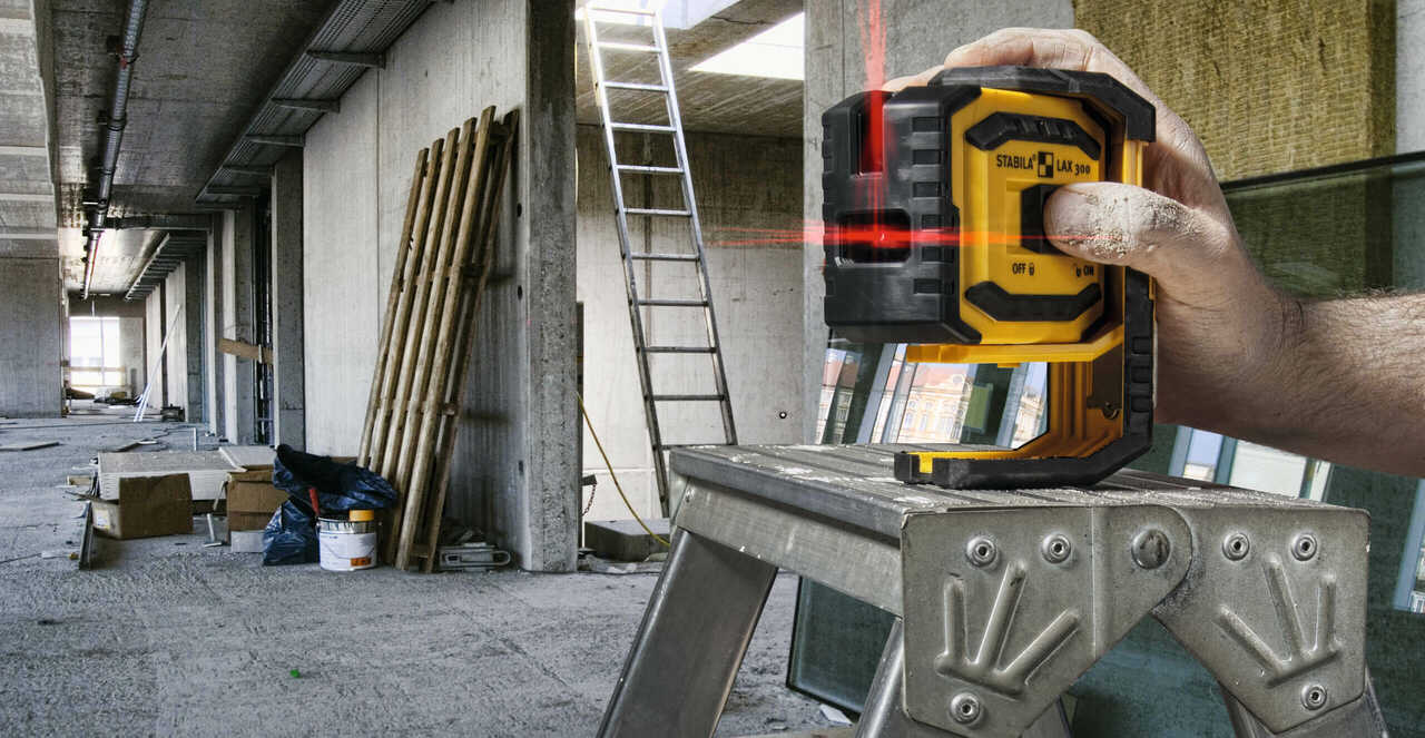 LASER A PIOMBO E A LINEE INCROCIATE LAX 300 SET 5 UNITA' + LT30  LT 30 Puntello Lunghezza regolabile: 1.35 - 3.65- STABILA