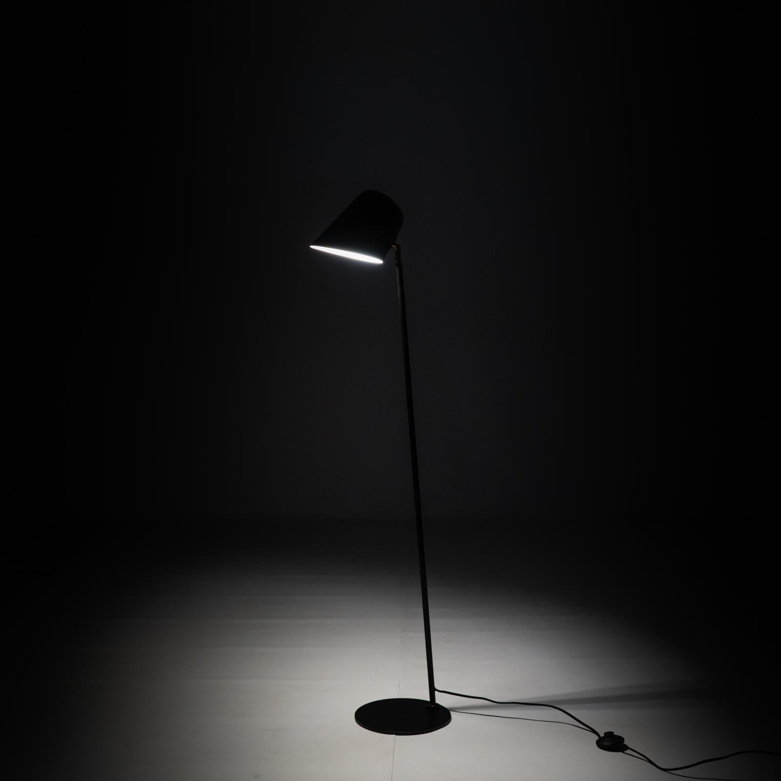 Electra - Lampada da terra in metallo nero