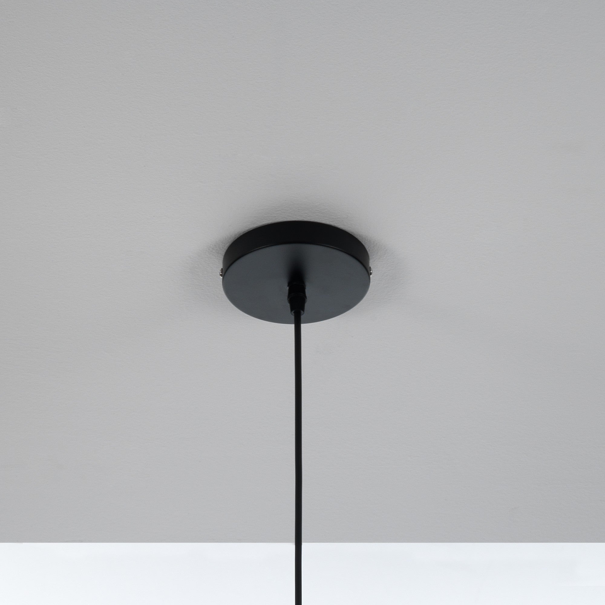 Lampadario in metallo nero opaco cm. H25 Ø50