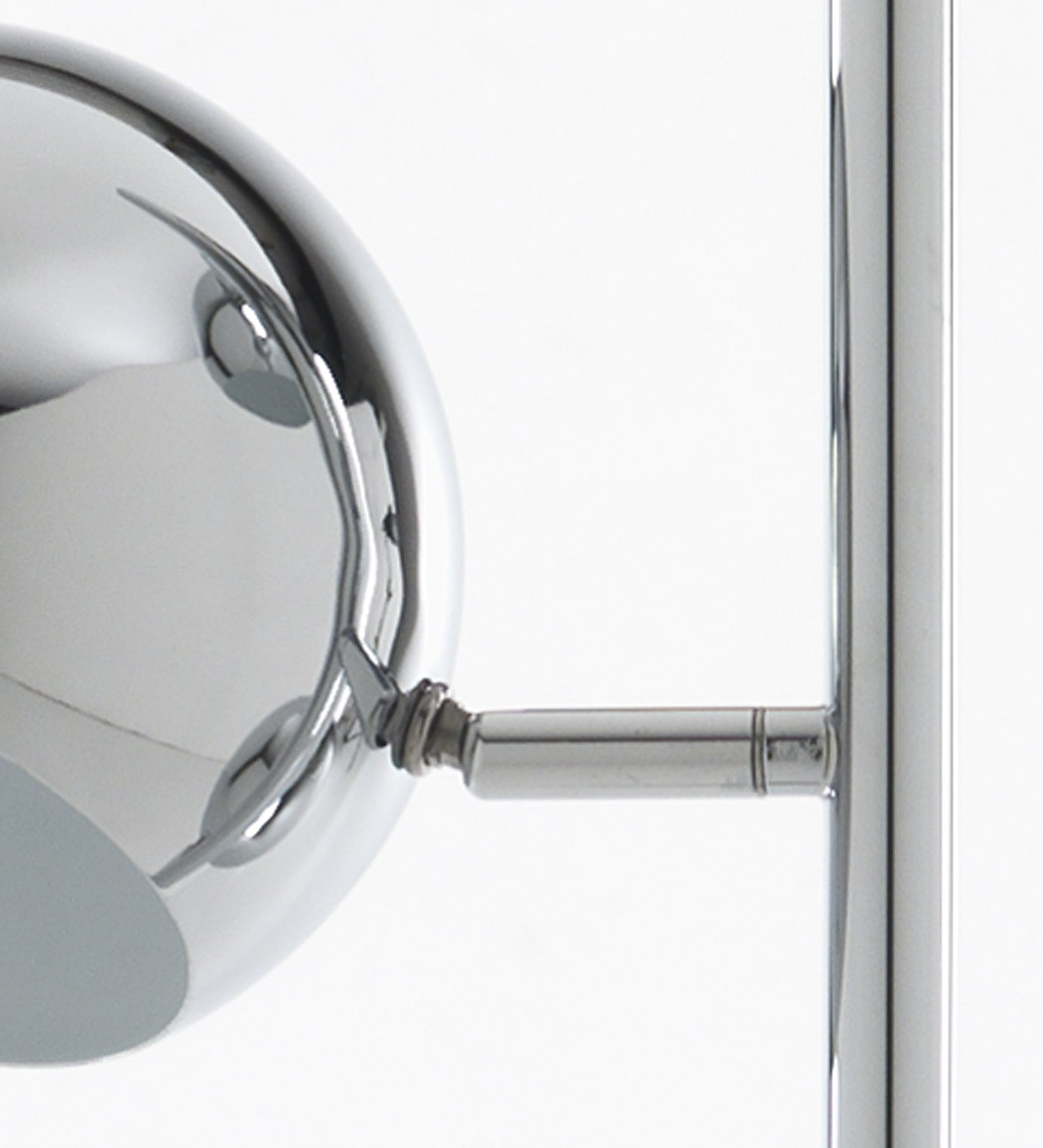 Lampada da terra in metallo cromato cm. H.155 x L.44