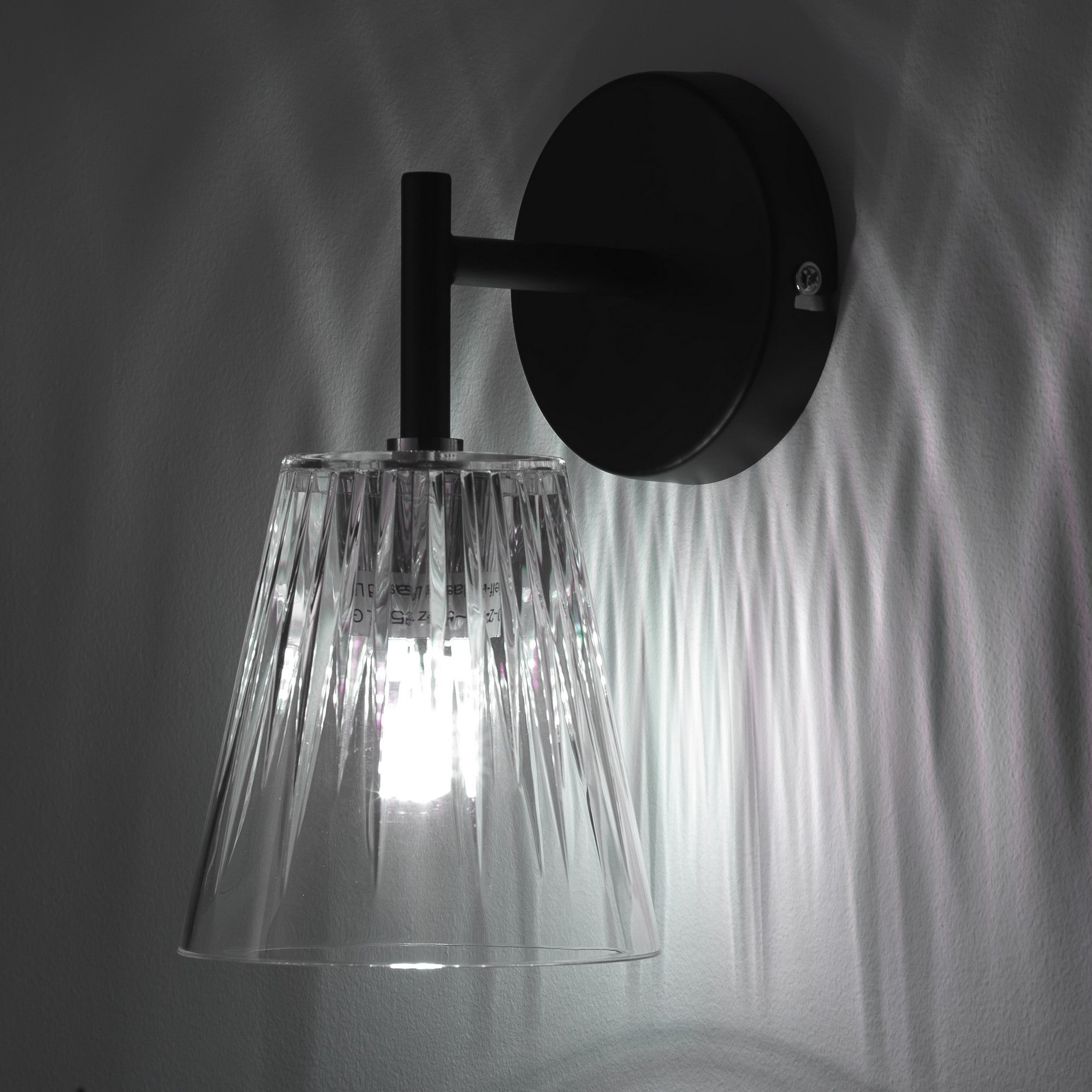 Applique in acrilico trasparente cm. L.11 x P.14 x H.20