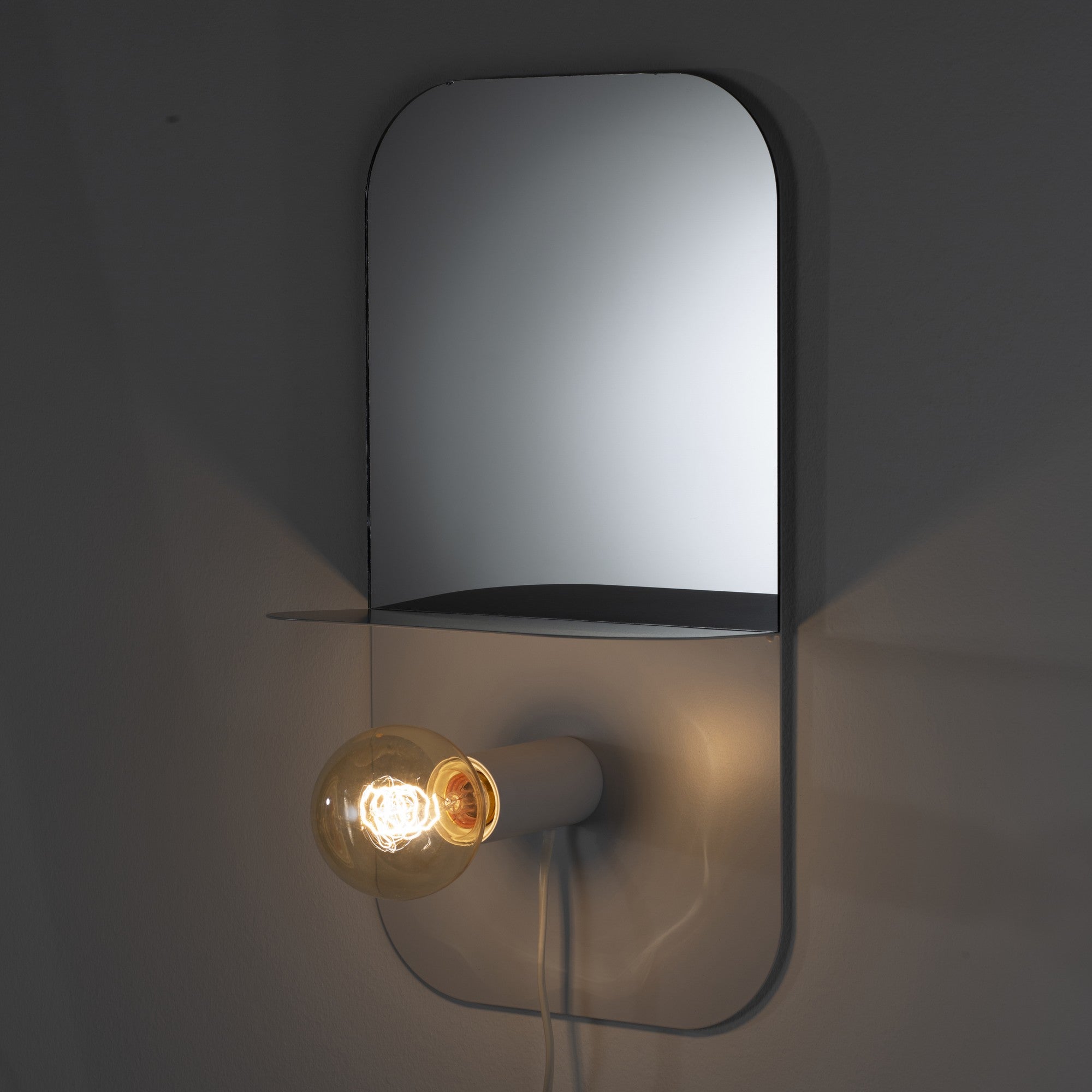 Lampada con specchio in metallo bianca cm. L.24xP.12,5xH.45