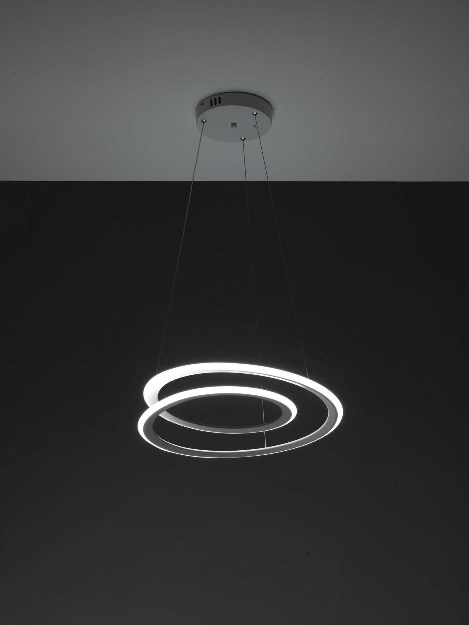 Lampadario in polipropilene bianco opaco cm H.165 x Ø.50