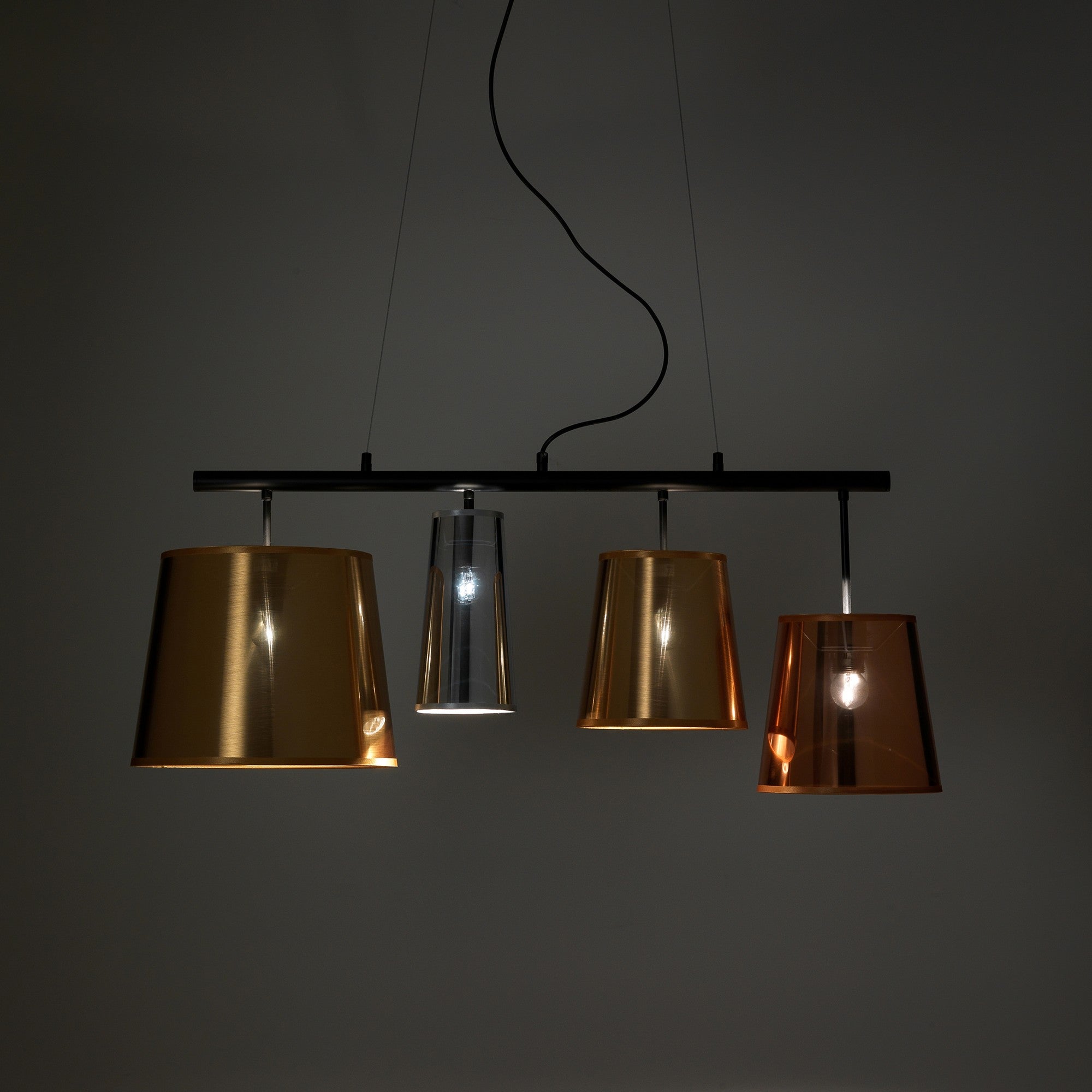 Lampadario in metallo nero opaco cm. L.93 P.30 H.40