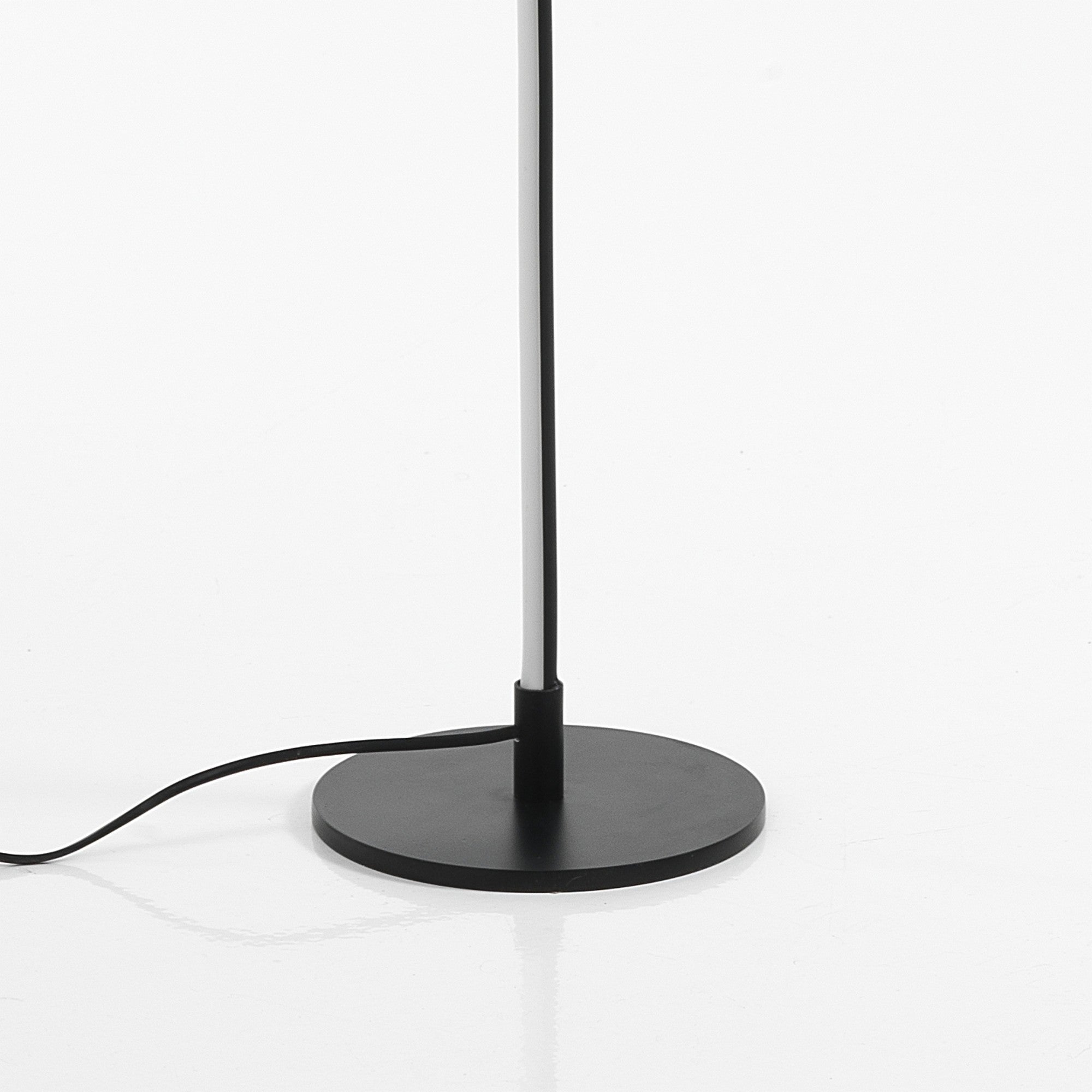 Lampada da terra in alluminio verniciato nera cm H.150 x Ø.20