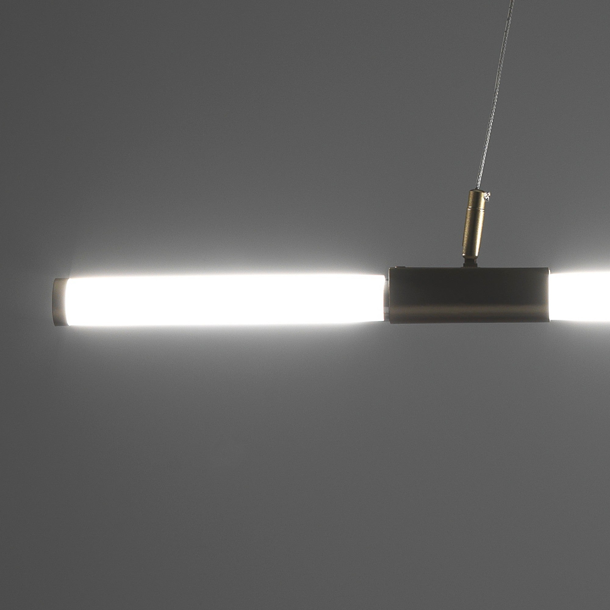 Lampadario in vetro e acciaio oro cm. Ø.3,2 L.92