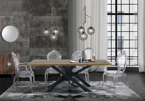 Tavolo IPSI in legno rovere con struttura in metallo nero