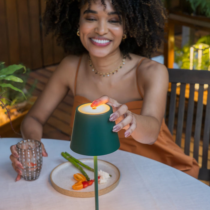 Zafferano Lampada a led da tavolo Poldina Pro Verde Scuro ricaricabile e dimmerabile con batteria fino a 12 ore