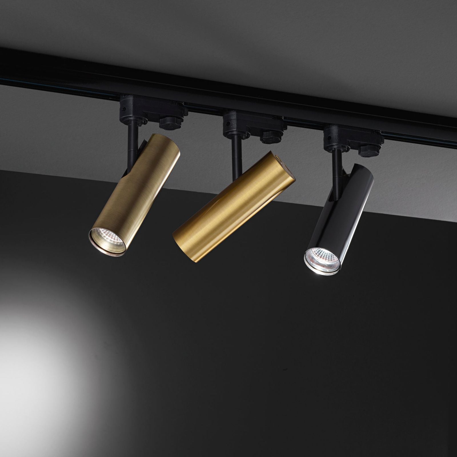 FARO BINARIO LED ROCKET CROMO IN ALLUMINIO 7W 500LM 3000K 16,5X16,5X5 CM.