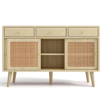 Credenza in Rattan, con 3 Cassetti e 3 Ante Scorrevoli per Cucina e Soggiorno, Maniglie in Metallo Doratoe Gambe in Legno, 120x40x78 cm, Colore Naturale