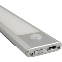 Lampada Ricaricabile USB Sensore Movimento Armadio Cucina Luce Fredda 6000k
