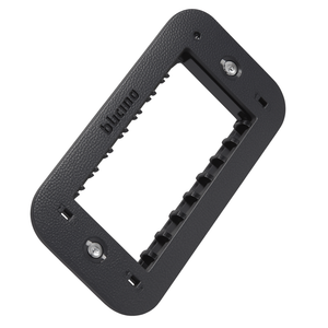 Bticino living now supporto con valva di protezione per placche modulari *** numero posti 4 moduli, confezione 1