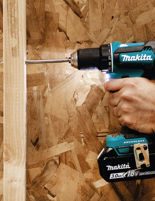 MAKITA Kit DLX2452TJ (DDF485 + DTW300 + 2 x 5,0 Ah + DC18RC + MAKPAC 3)