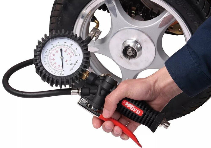 MANOMETRO PISTOLA COMPRESSORE GONFIAGGIO SCONFIAGGIO PER ARIA RUOTE AUTO TG-18