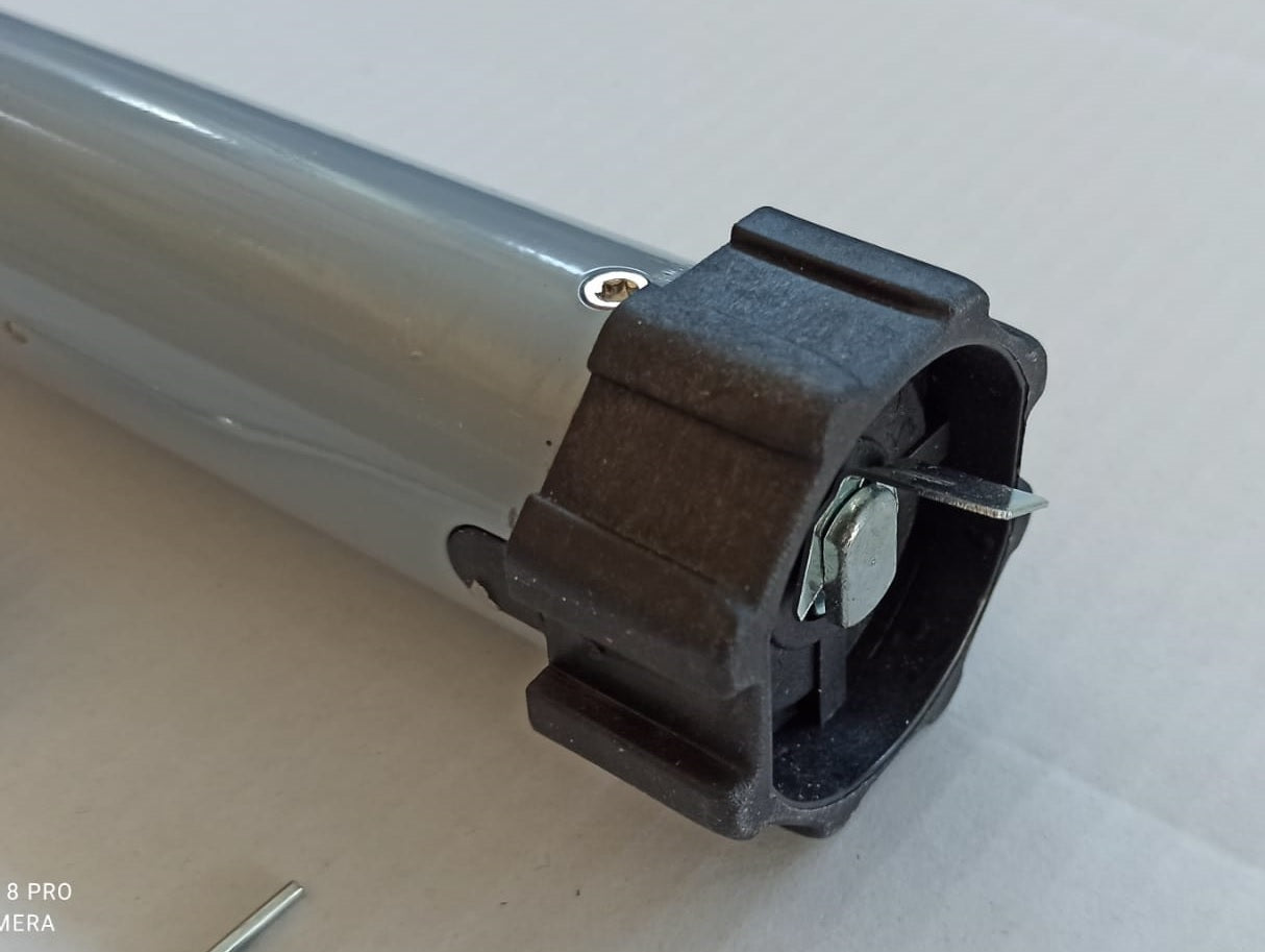 Motore radiocomandato per tapparelle con telecomando 100 kg - 50 nm