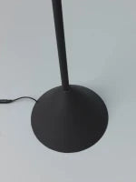 E-STYLO Lampada da terra minimalista nera con paralume conico, perfetta per ambienti moderni ed essenziali,  Ø.40cm X  Ø.40cm H. 156cm