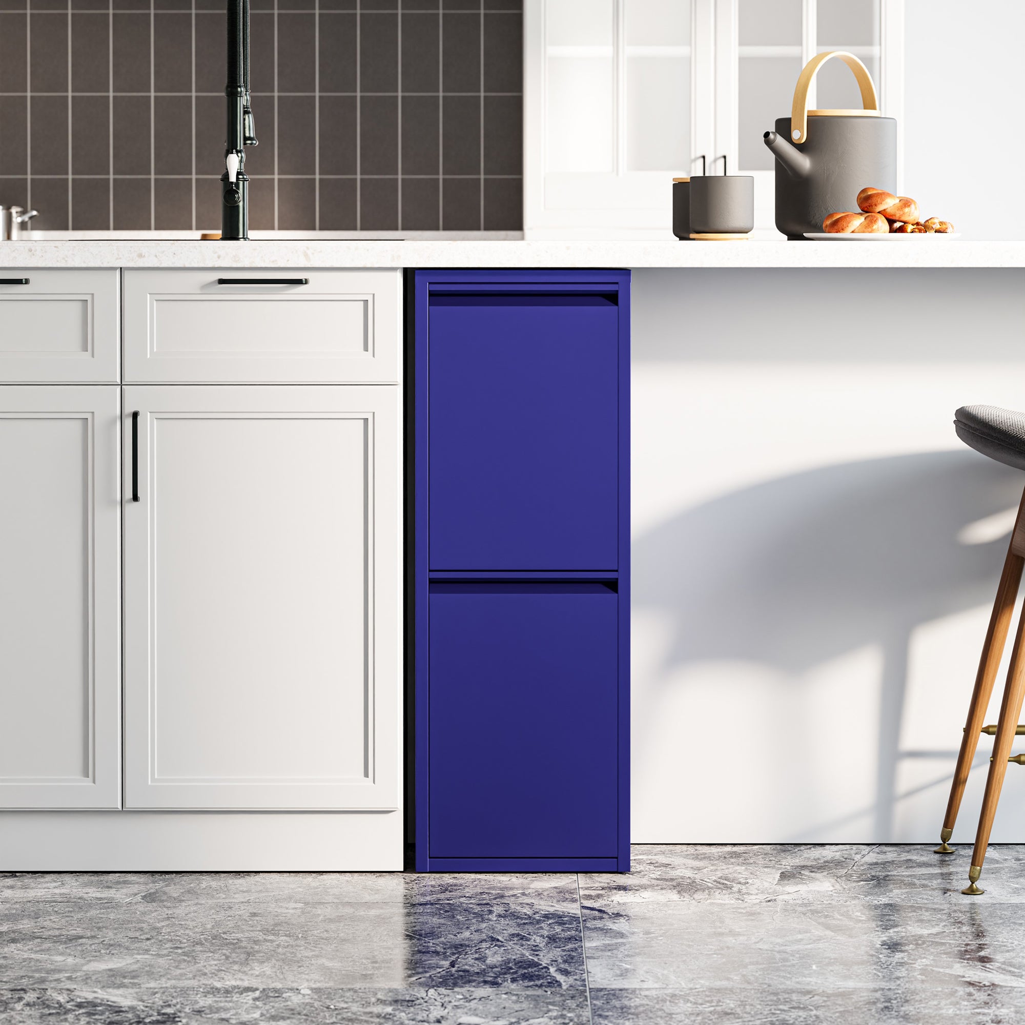 Pattumiera Sollentuna per Raccolta Differenziata con 2 Scomparti Ribaltabili Cestini a 14L - Blu Notte [en.casa]