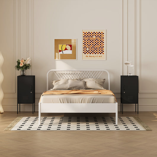 Set di 2 Comodini Hausjärvi con Anta a Destra e Sinistra 82 x 35 x 35 cm - Nero [en.casa]