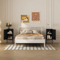 Set di 2 Comodini Hausjärvi con Anta a Destra e Sinistra 82 x 35 x 35 cm - Nero [en.casa]