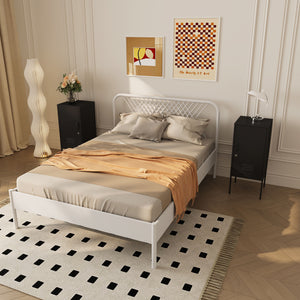 Set di 2 Comodini Hausjärvi con Anta a Destra e Sinistra 82 x 35 x 35 cm - Nero [en.casa]