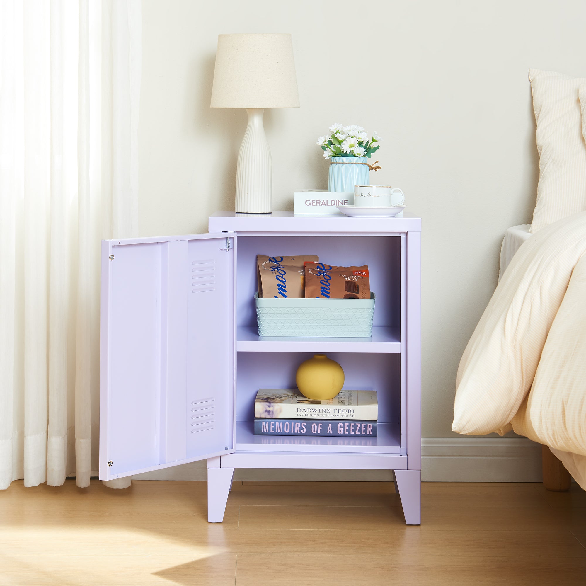 Comodino 'Inari' in Acciaio con Anta con Maniglia a Destra - Viola Chiaro [en.casa]