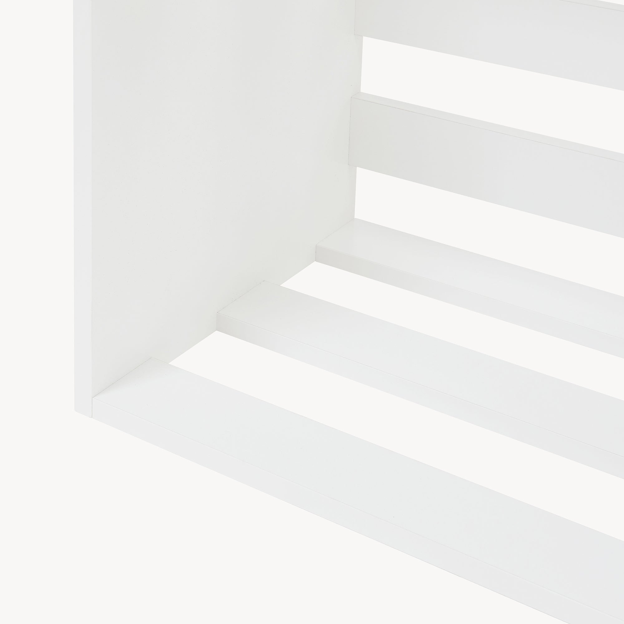 Tavolo Basso Rønde a Forma di Cassetta Frutta Posizionabile in Orizzontale o Verticale 43x64x33cm Bianco [en.casa]