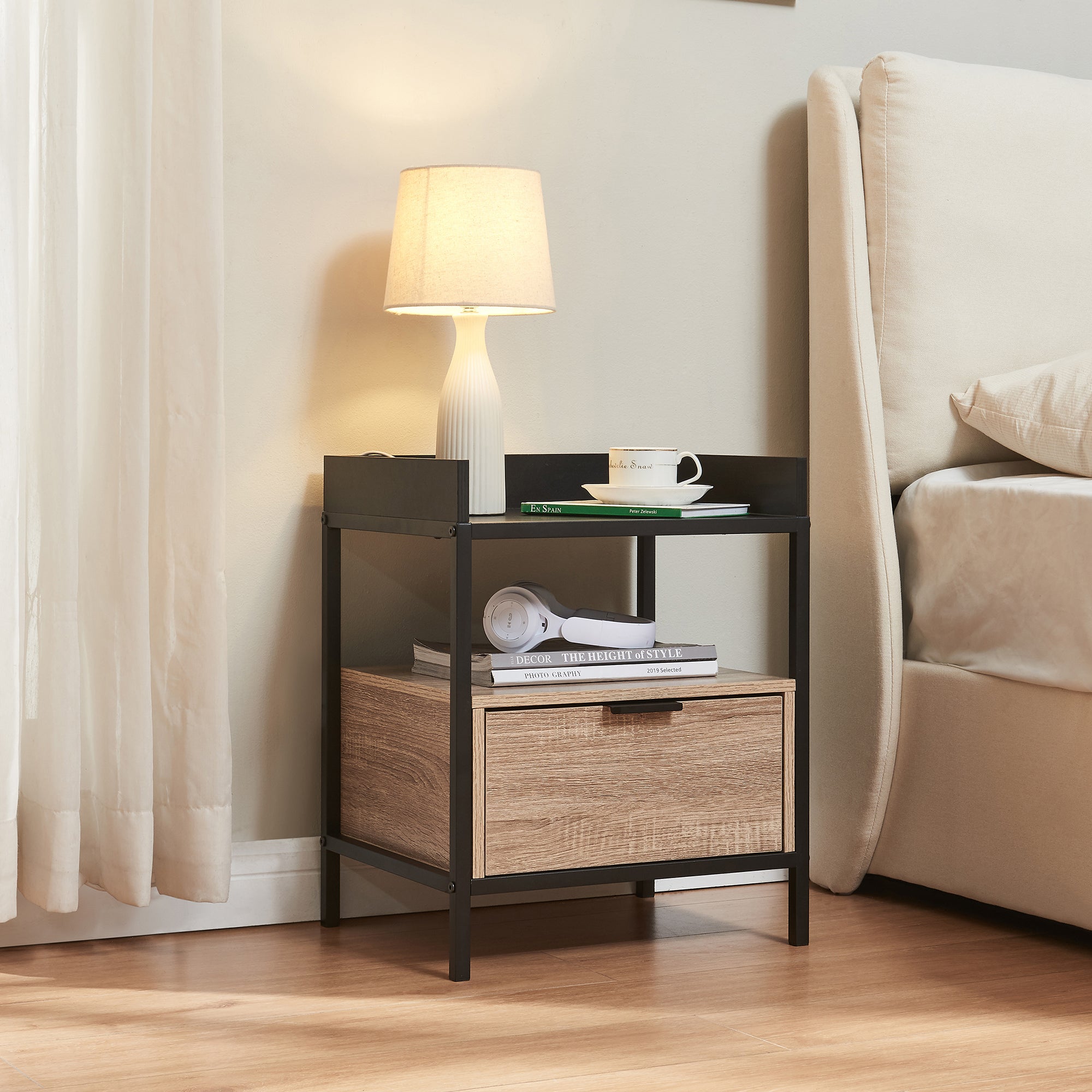 Comodino Belana con Cassetto e Vano Aperto 51 x 40 x 35 cm - Nero/Effetto Rovere [en.casa]