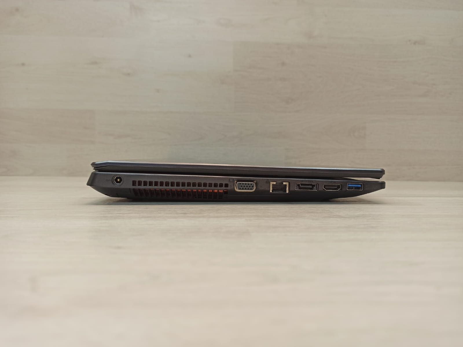 Notebook Olivetti OliBook W650SZ CPU Intel I5 NON TESTATO - per Parti di Ricambio