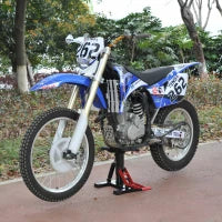 Cavalletto Alzamoto ad Altezza Regolabile con Manovella, in Acciaio e Gomma, 28x17.5x24.5-35.5 cm, Nero e Rosso