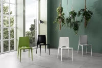 E-STYLO Sedia in polipropilene verde, impilabile, 41cm X 44cm H. 84cm.