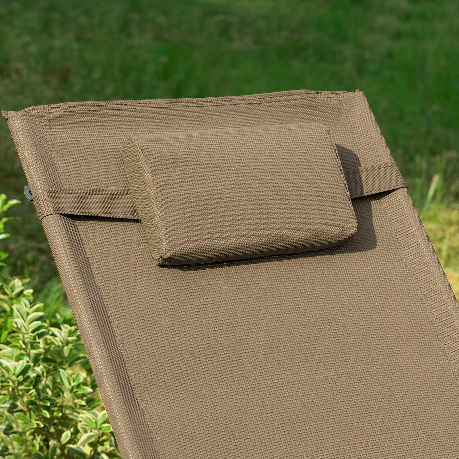 SoBuy Lettino Sdraio da Giardino a Dondolo - Sedia a Dondolo da Esterno in Textilene Marrone con Telaio in Metallo, 150x63x87cm, Lettino Prendisole per Terrazza, Piscina, Patio, OGS28-BR