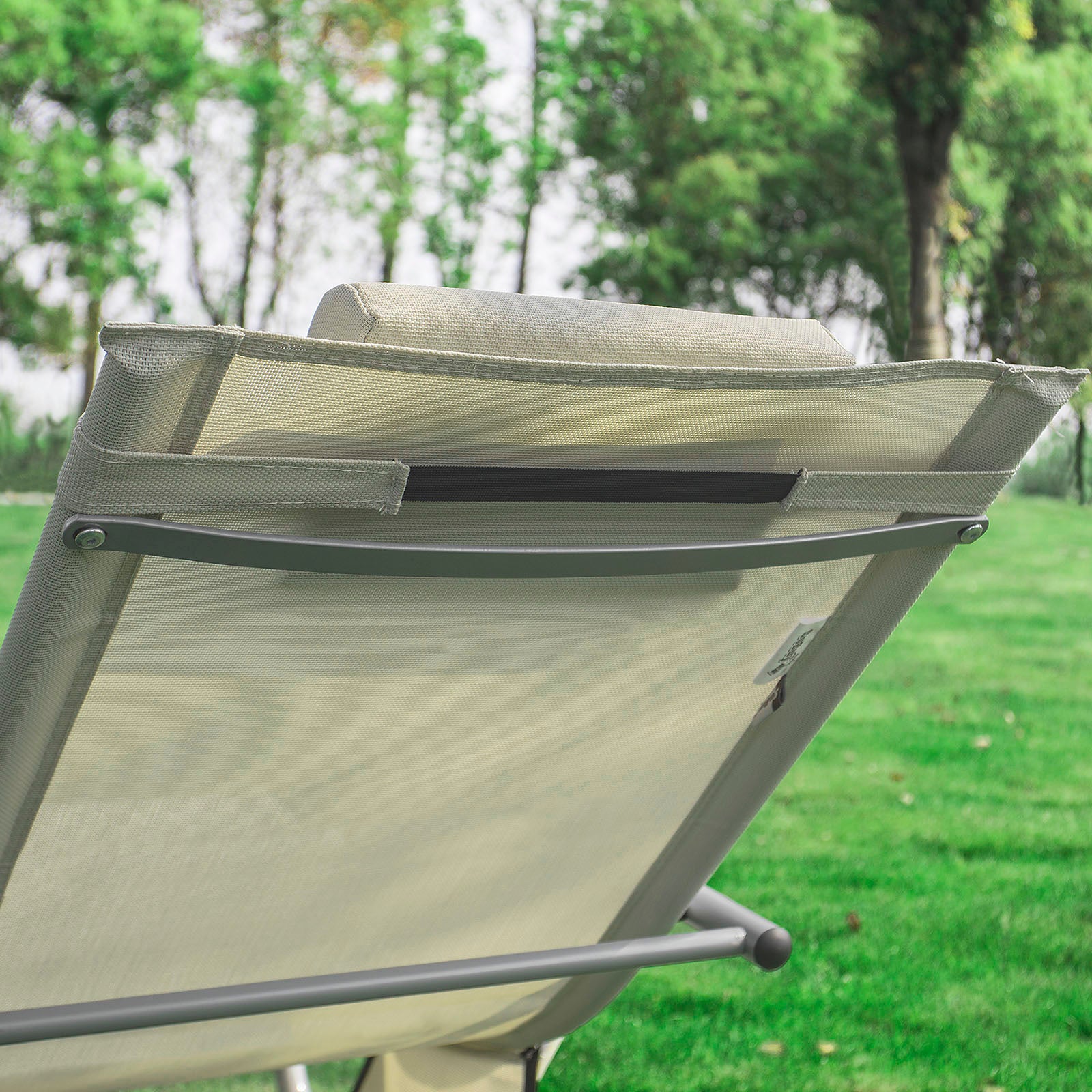 SoBuy Lettino Sdraio da Giardino a Dondolo - Sedia a Dondolo da Esterno in Textilene Beige con Telaio in Metallo, 150x63x87cm, Lettino Prendisole per Terrazza, Piscina, Patio, OGS28-MI