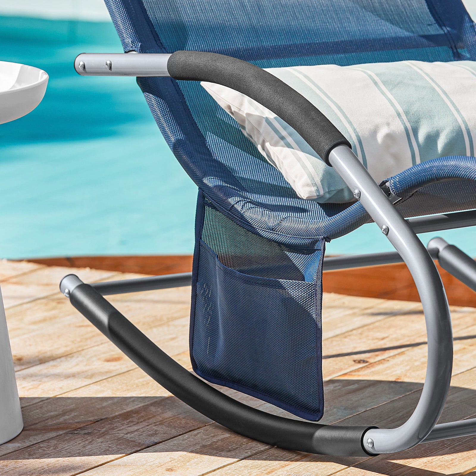 SoBuy Lettino Sdraio da Giardino a Dondolo - Sedia a Dondolo da Esterno in Textilene Blu Navy con Telaio in Metallo, 150x63x87cm, Lettino Prendisole per Terrazza, Piscina, Patio, OGS28-NB