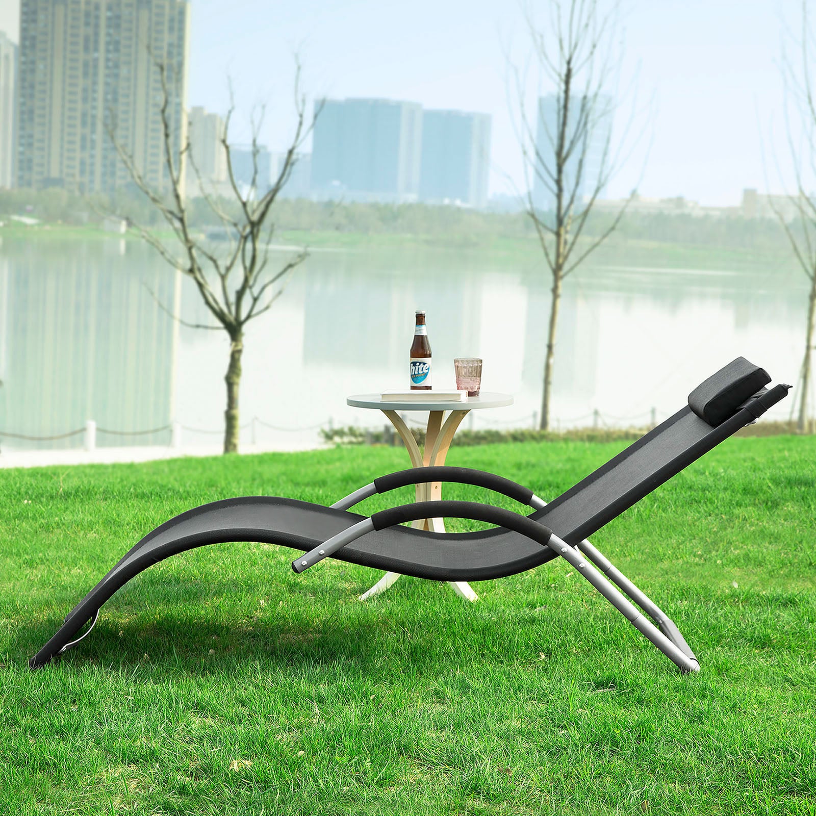 SoBuy Lettino prendisole da giardino Sedia con poggiatesta Sdraio per esterni giardino spiaggia Sedia da campeggio Nero 165x55x67 cm OGS38-SCH