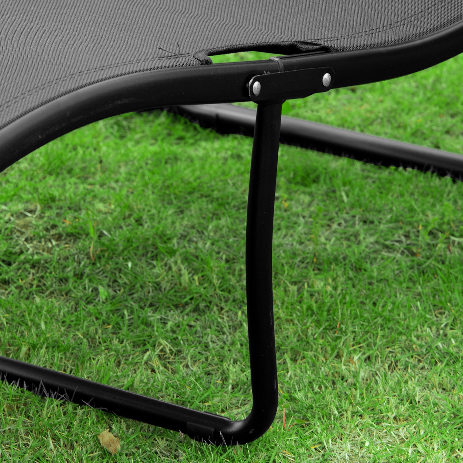 SoBuy Sdraio pieghevole Lettino prendisole Sedia con poggiatesta Sdraio per esterni giardino spiaggia Sedia da campeggio Nero 173x60x69 cm OGS45-SCH