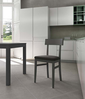 Sedia in legno laccato grigio scuro con seduta in similpelle 44x45xh. 82 cm 2 pz