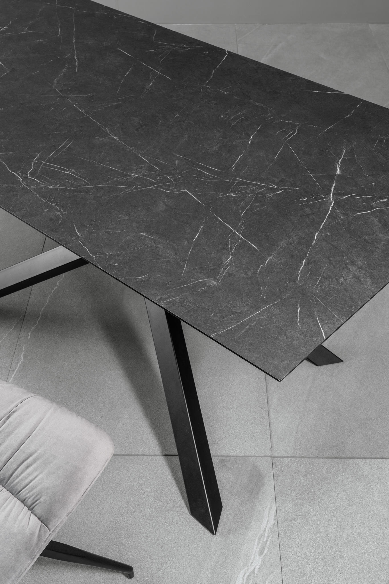 Xavier - Tavolo Allungabile (170/270 x 90 cm) in HPL su MDF Nero