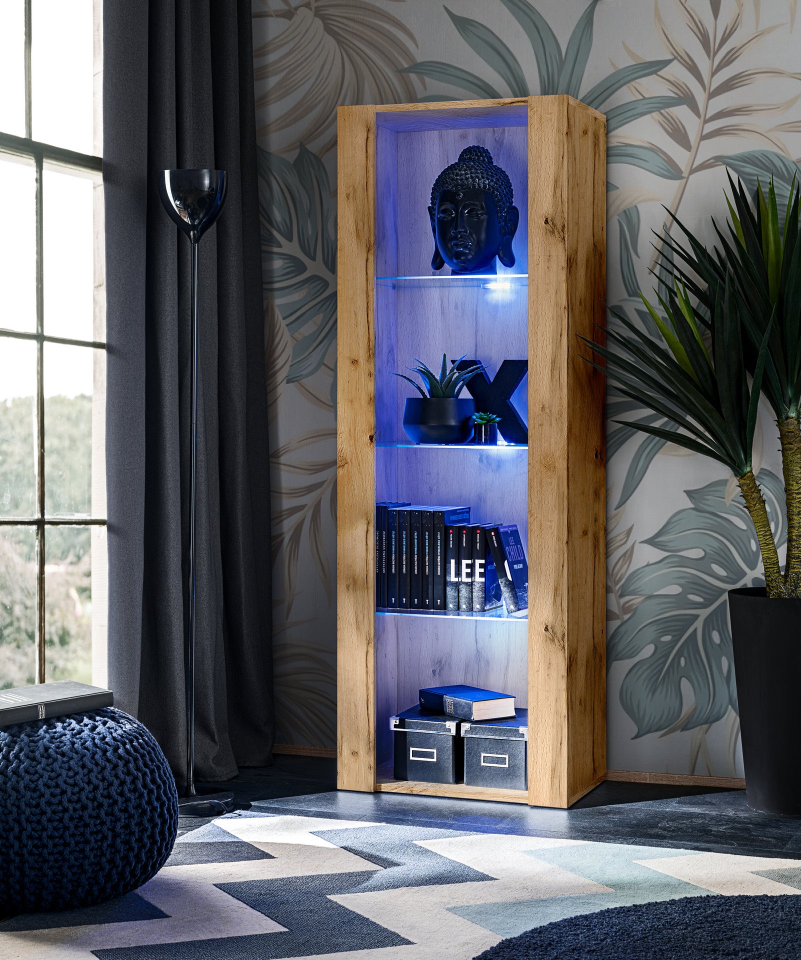 Vetrina Tivoli, Komodee, Wotan, Larghezza 55 cm x Altezza 159 cm x Profondità 35 cm, LED BLU, 3 ripiani, Per soggiorno, Camera da letto, anticamera