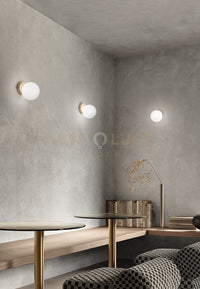 PALLINA APPLIQUE 1 LUCE ATTACCO G9 ORO CON SFERA OPALE BIANCA D.14CM