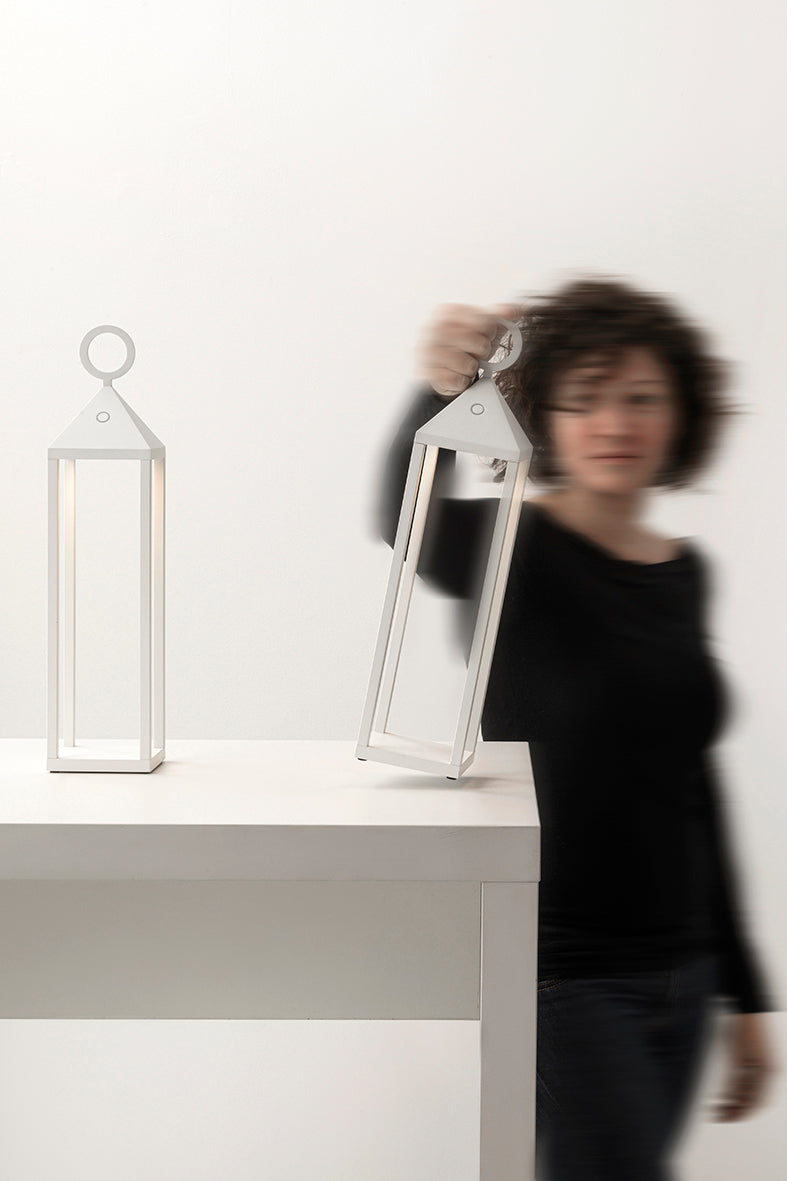 Lanterna moderna Pic Nic a led da 2,2W IP54 ricaricabile e dimmerabile h. 67cm antracite