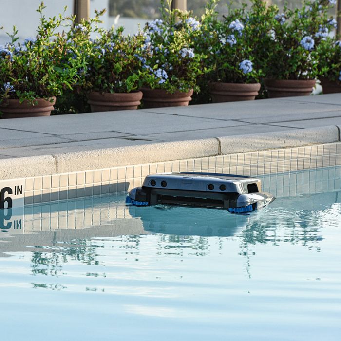 Pulitore di superficie ad energia solare per piscina Beatbot iSkim Ultra