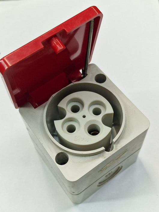 PRESA CEE INDUSTRIALI DA PARETE IP44 3P+T 400V ROS