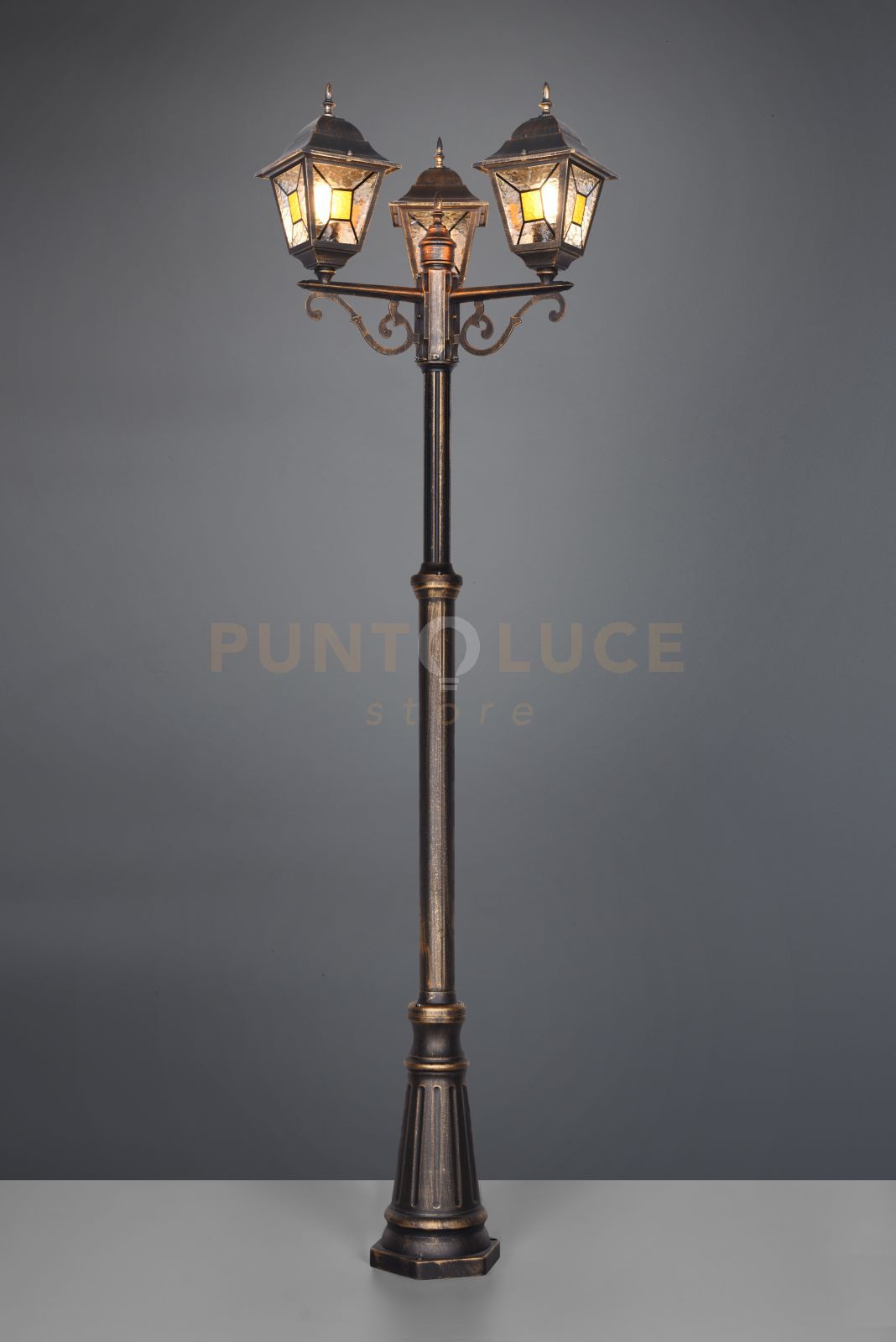 IMPERIA PALO ALTO 3 LANTERNE DA ESTERNO 4 LATI FUSIONE DI ALLUMINIO RUGGINE E VETRO VERNICIATO EFFETTO GHIACCIO ED INSERTO GIALLO H. 240CM IP44 ATTACO E27