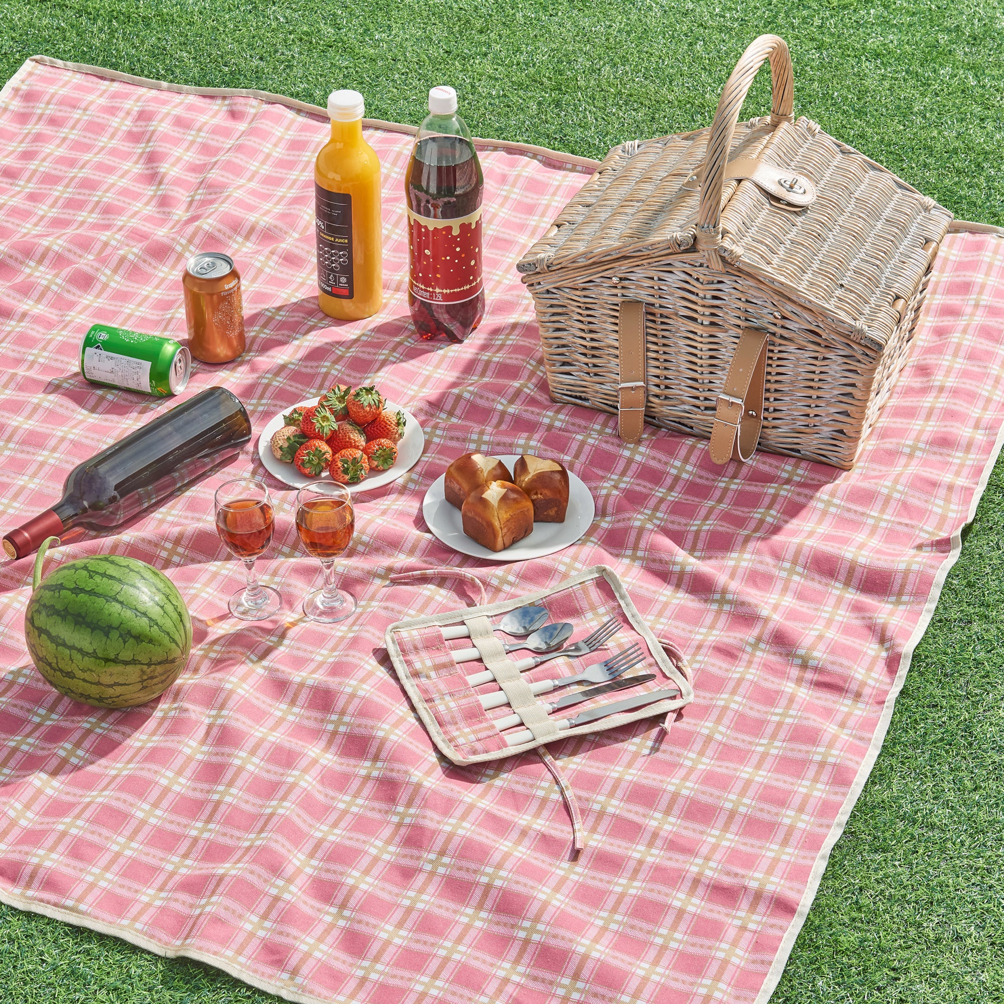 Cestino da Picnic Bucchianico per 2 Persone in Vimini con Accessori e Coperta casa.pro