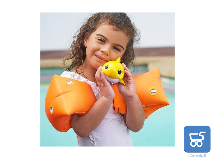 Pinkfong Baby Shark Giocattolo da Bagno Canta e Nuota a Batteria Giallo per Bambini +18 Mesi, Nuota per Davvero! copia
