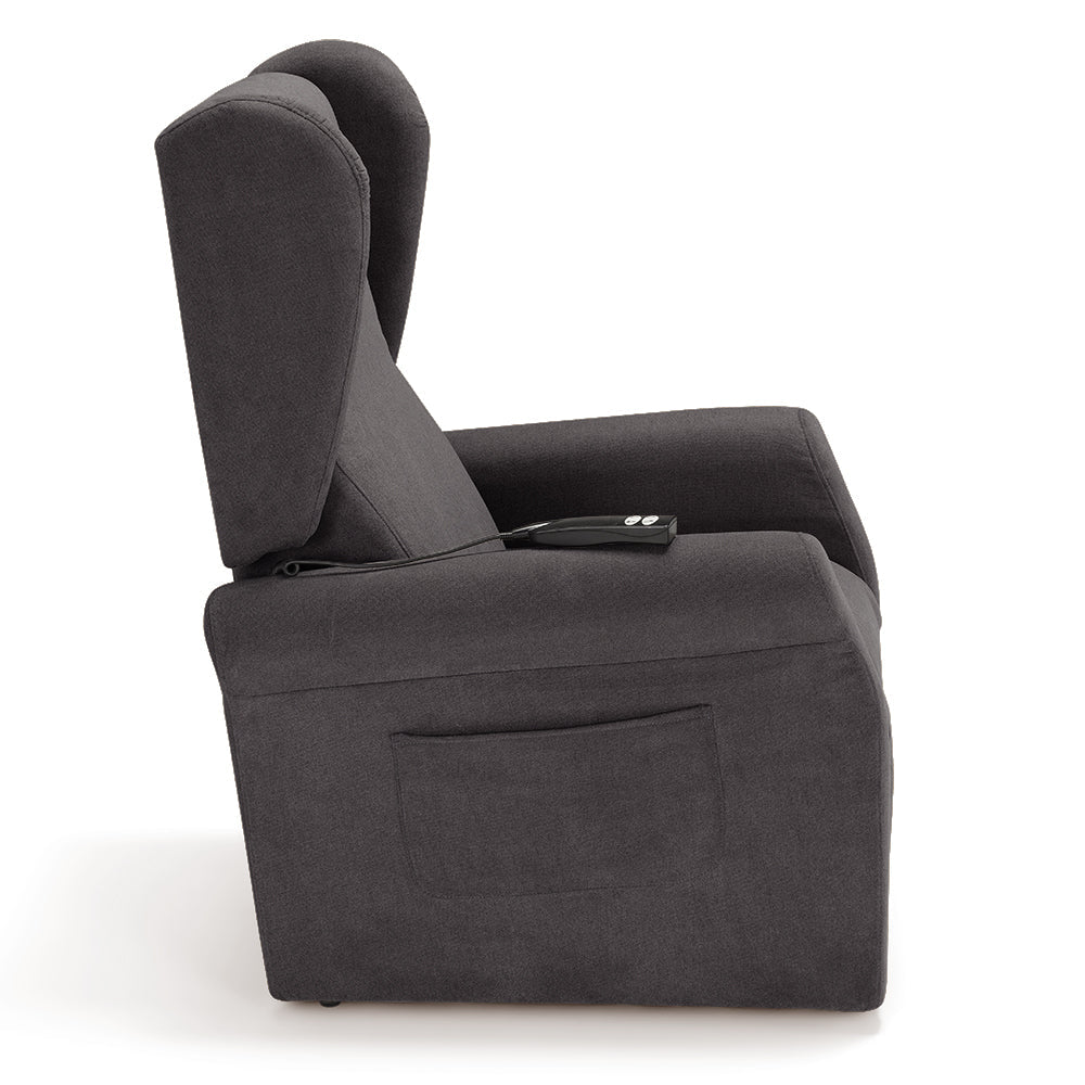 Poltrona relax elettrica PISA MADE IN ITALY per anziani e disabili, 2 motori, 4 ruote, reclinazione e alzapersona, Tessuto Antimacchia, colore Grigio