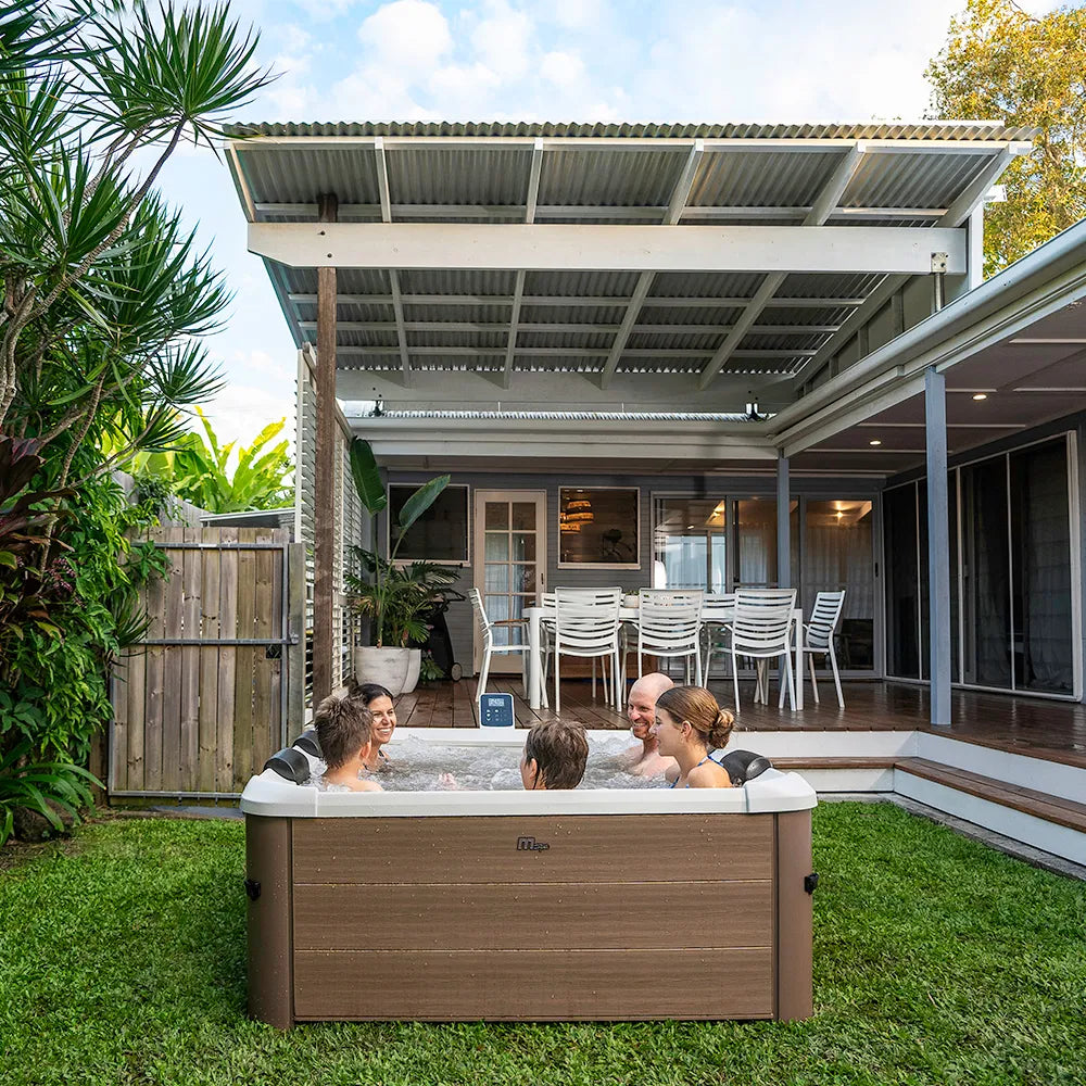 Tempo Style - Spa rigida quadrata MSpa Oslo Amber F-AM063W | Dimensioni 1.60 x 1.60 x 0.65 m