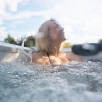 Tempo Style - Piscina Idromassaggio Quadrata MSpa Oslo Plus F-OS063WP (6 Posti) | 180 x 180 x 65cm | 1150 litri | 120 getti d'aria massaggianti a 3 velocità | Copertura termica inclusa