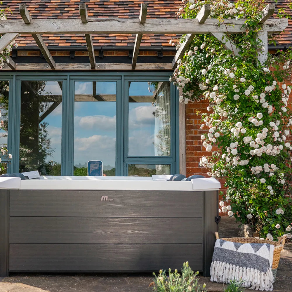 Tempo Style - Piscina Idromassaggio Quadrata MSpa Oslo Plus F-OS063WP (6 Posti) | 180 x 180 x 65cm | 1150 litri | 120 getti d'aria massaggianti a 3 velocità | Copertura termica inclusa